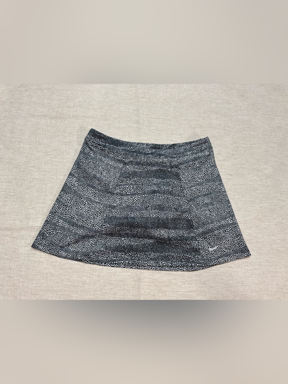 Nike Women’s Golf Skort Performance Dri Fit Medium Tennis Pickleball Lightweight